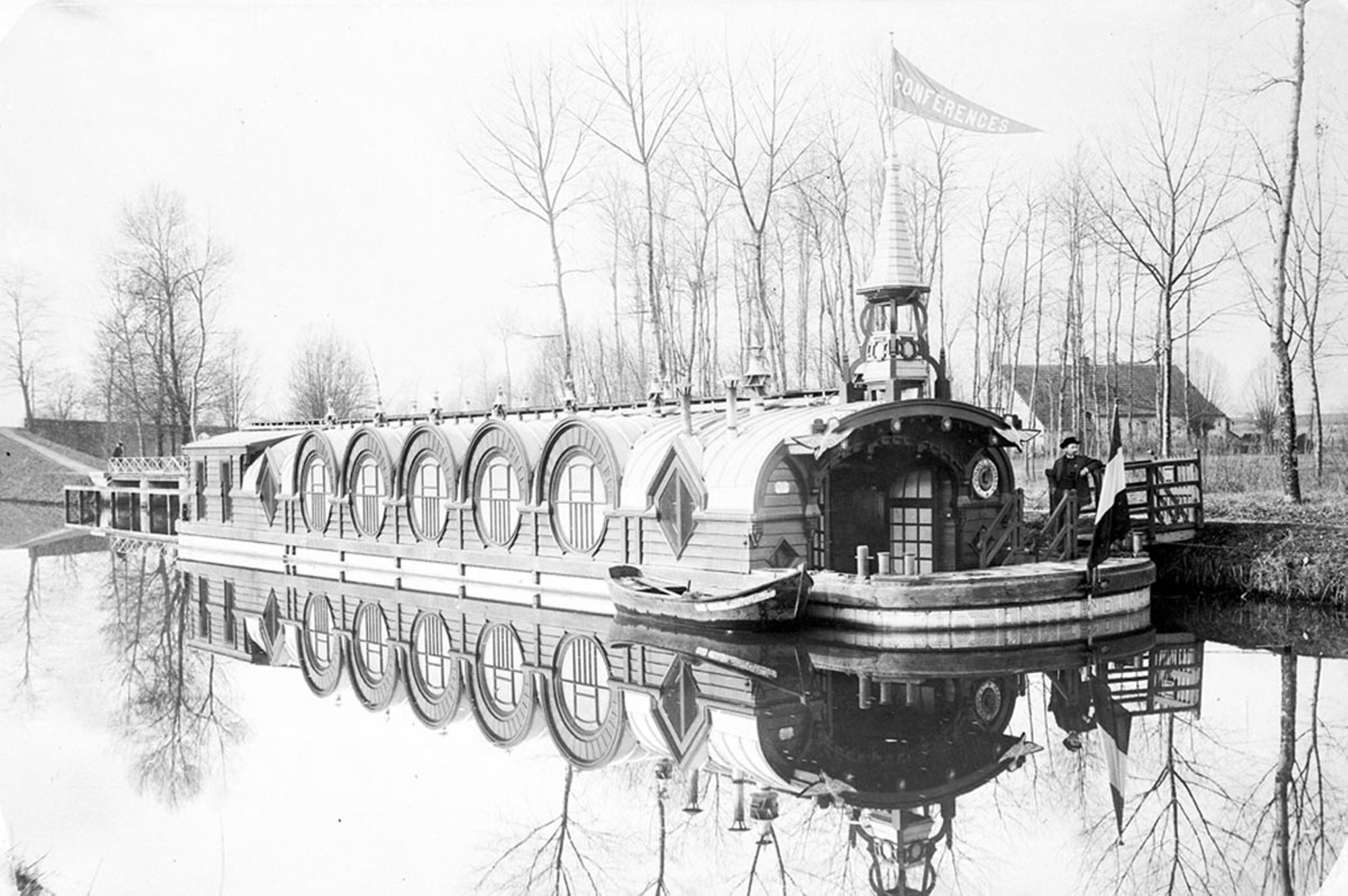 Péniche, Mission populaire Evangélique, sur un canal, vers 1920