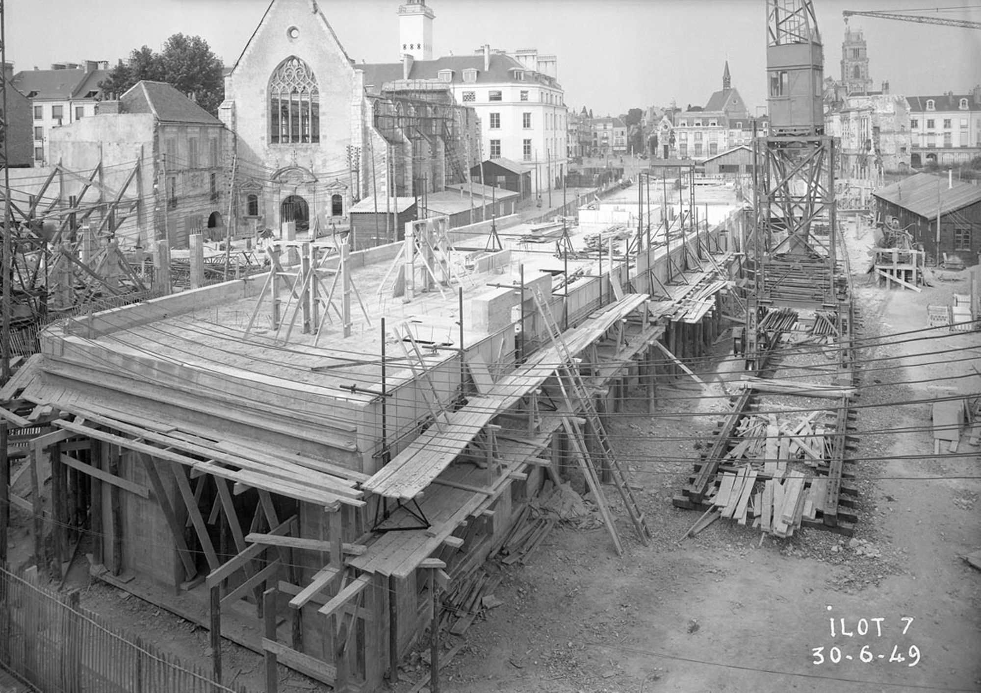 Chantier de la reconstruction, îlot 7, Orléans, 1949