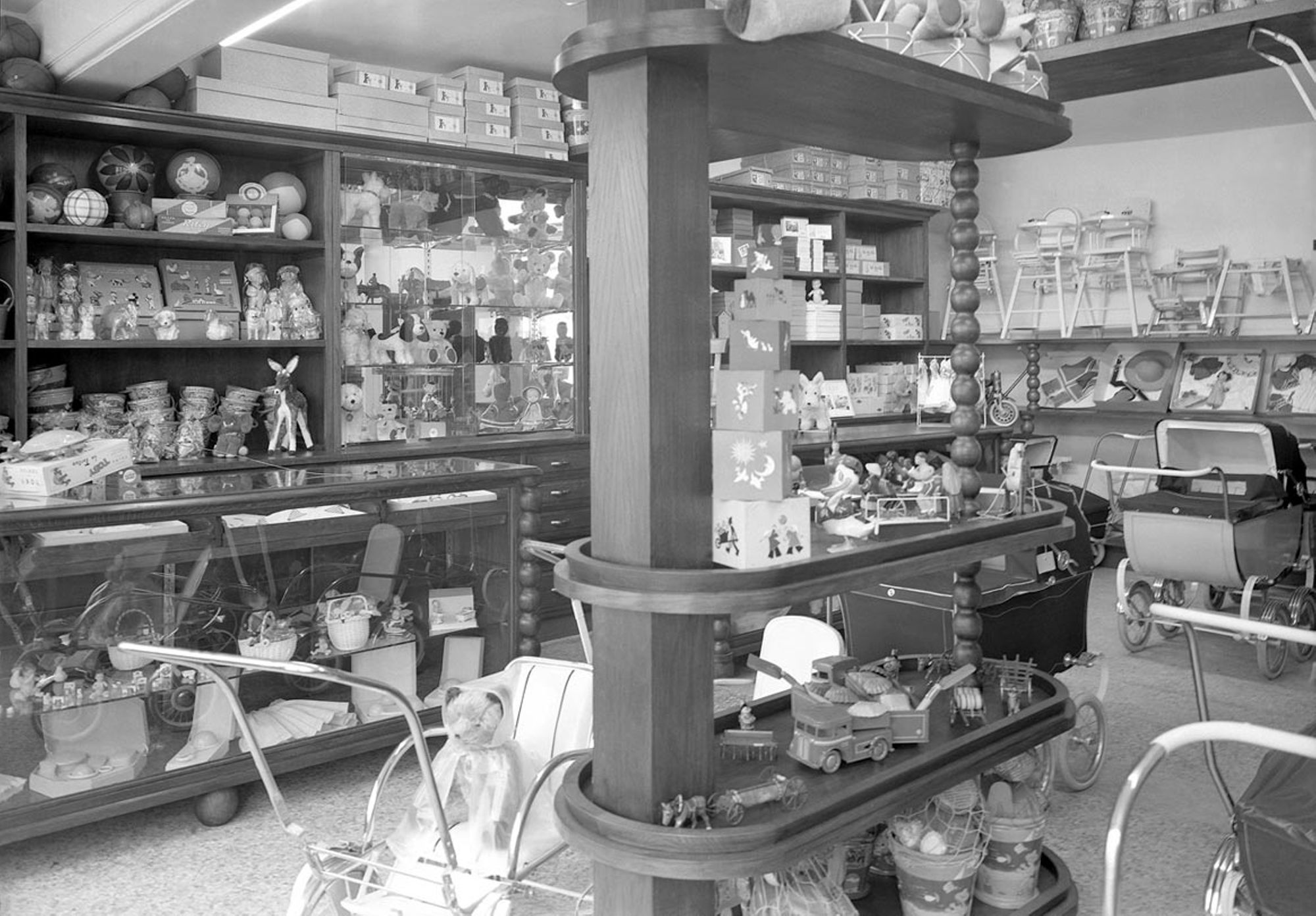 Magasin de jouet Récréation, Orléans, vers 1950-1960