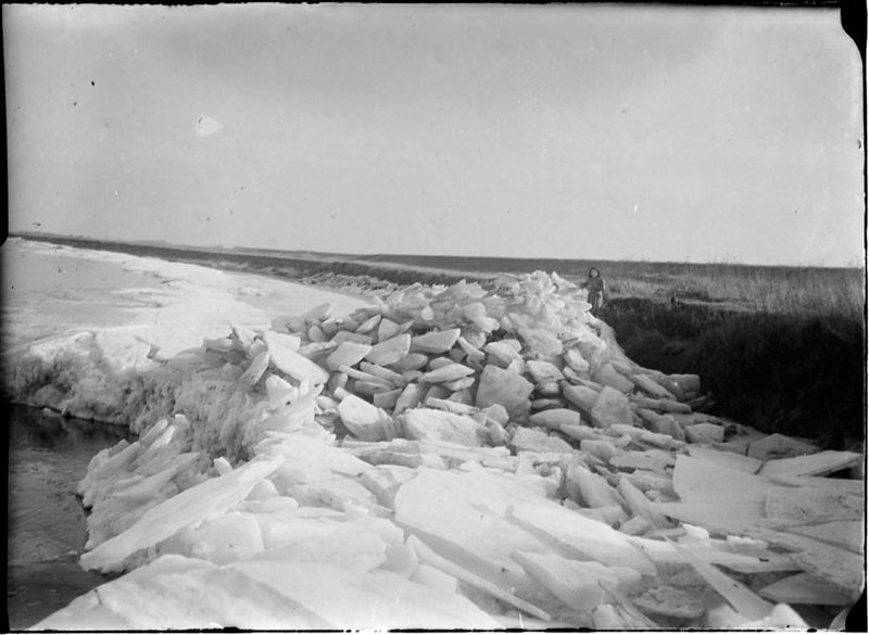 Embâcle de glace sur la Loire, Sandillon, 1947