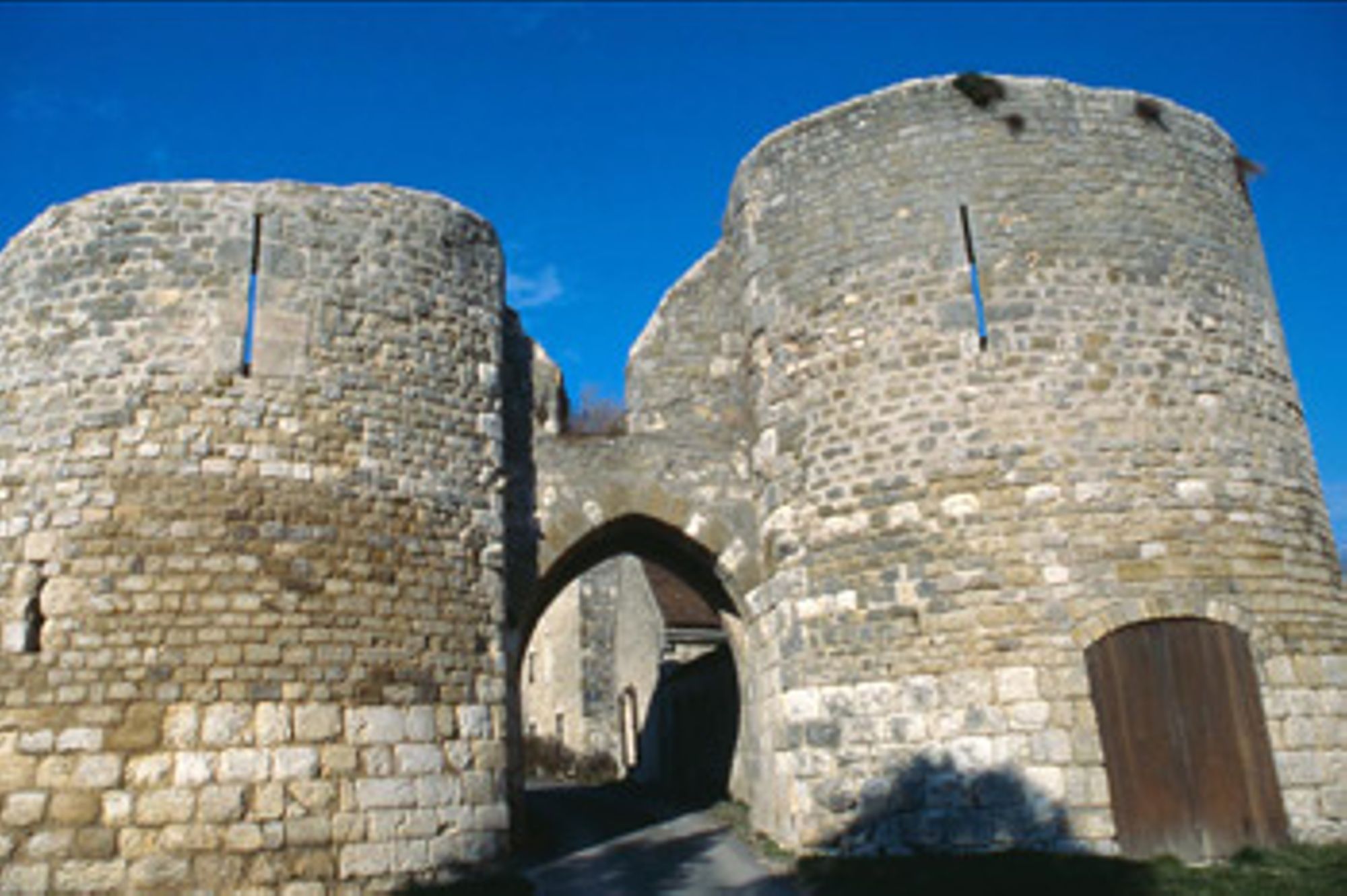 Châteaux forts et fortifications dans le Loiret